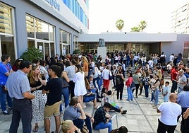 Foto de archivo de aspirantes en unas oposiciones para maestros en Canarias.