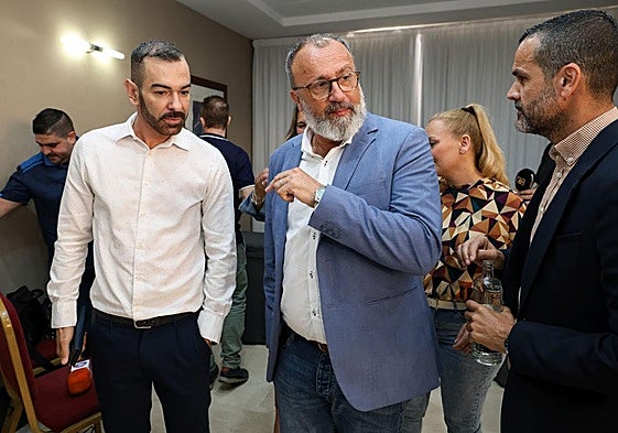 El alcalde de Santa Lucía, Francisco García, este martes tras la rueda de prensa en la que anunció que dejaba NC.