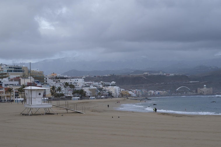 Jueves Santo con muchas nubes y viento en Gran Canaria.