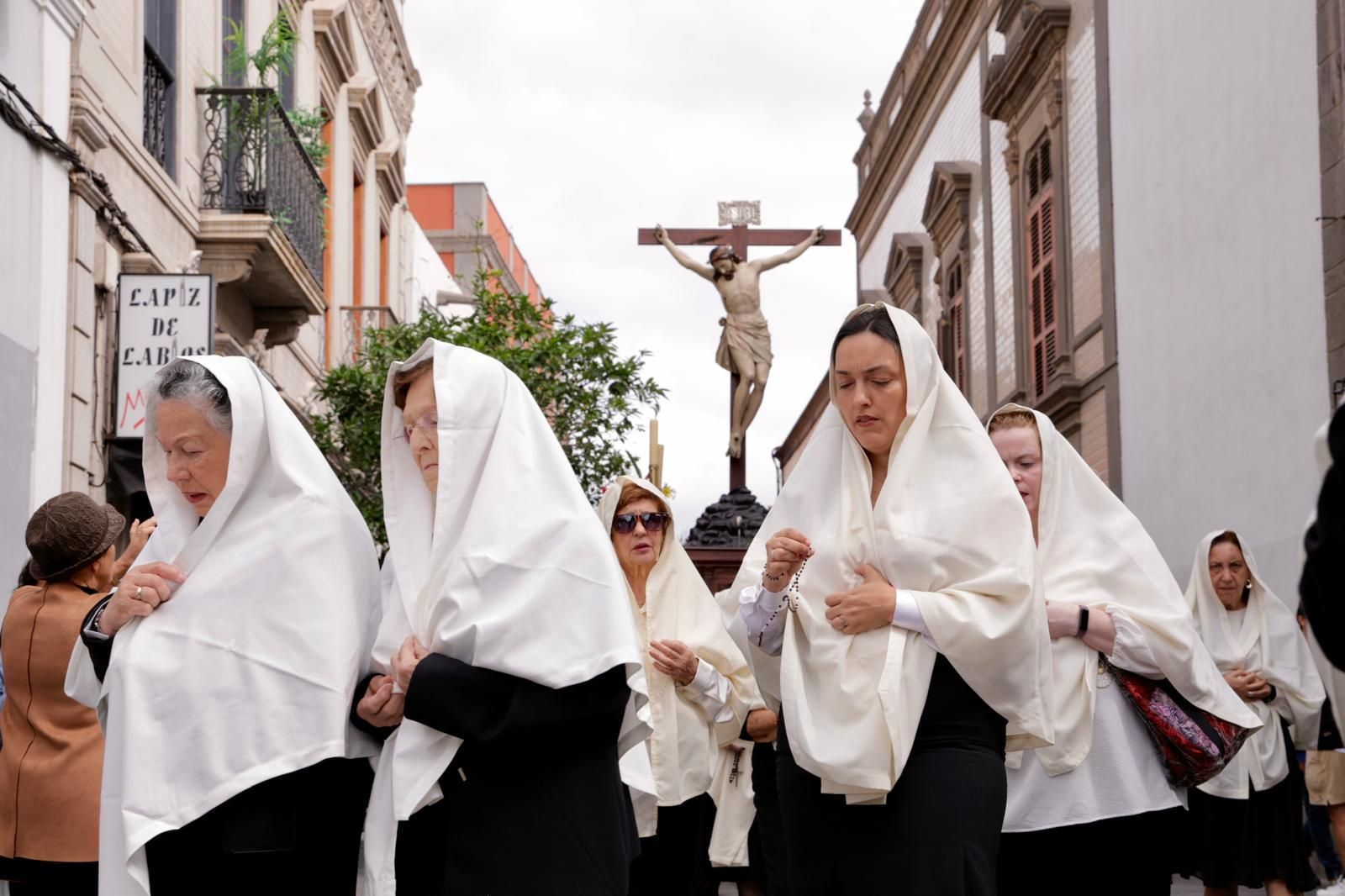 La procesión de las mantillas, en imágenes
