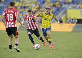 Berenguer persigue a Moleiro en la primera vuelta.