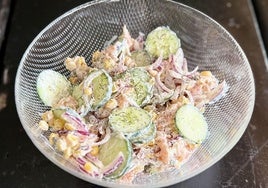 Ensalada de pepino con salmón ahumado