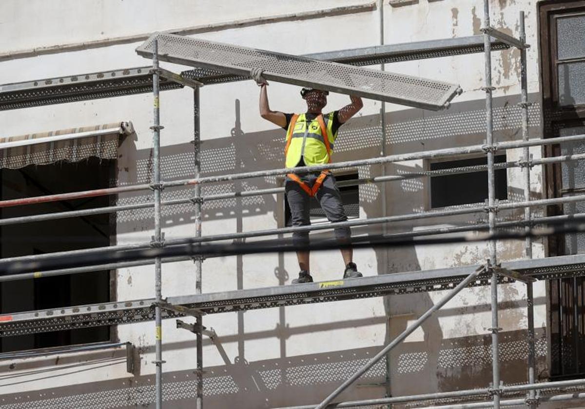 Imagen de un obrero de la construcción.