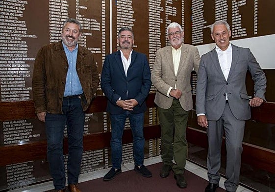 De izquierda a derecha, Juan Valle, Pedro Manuel Sánchez (Pity), Adolfo López y Sergio Armario.