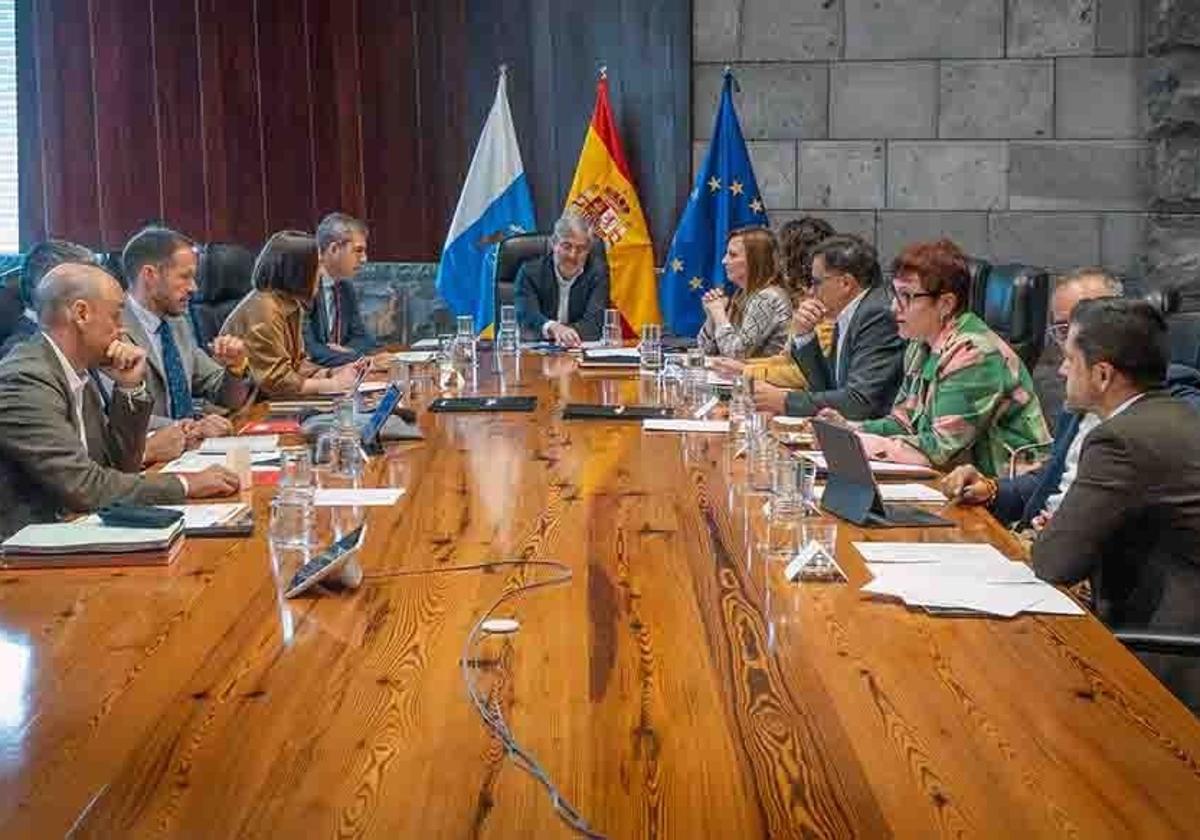 Un decreto para agilizar trámites