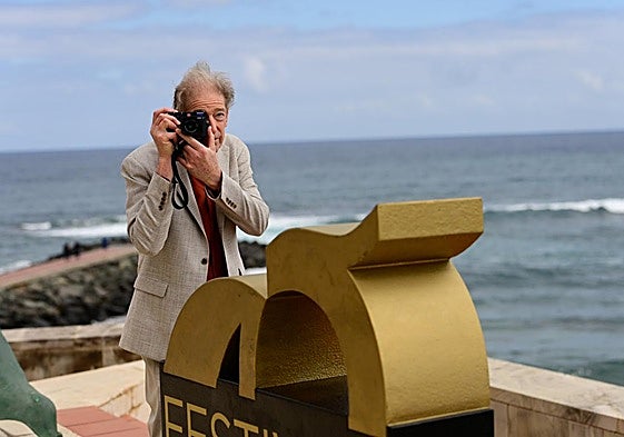 Frederick Elmes, con su cámara Leyca, este viernes en el Auditorio Alfredo Kraus de la capital grancanaria.