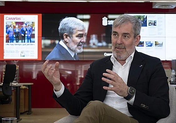 El presidente de Canarias, el pasado jueves en CANARIAS7 con Patricia Vidanes, Teresa Artiles, Silvia Fernández, Luisa del Rosario, Rosario González y Francisco Suárez Álamo