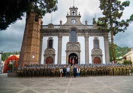 La Brigada Líbano XLIII frente a la Basílica de la Virgen del Pino.