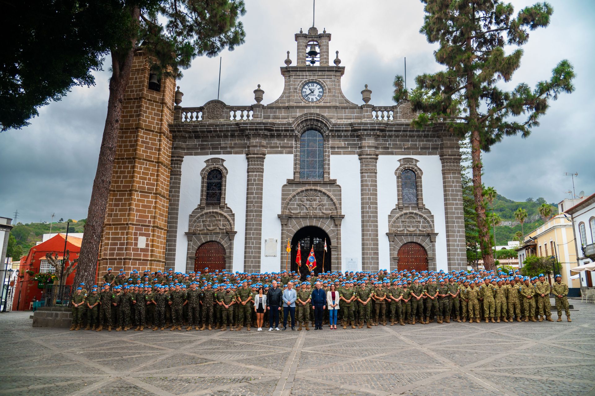 La Brigada Líbano XLIII visita a la Virgen del Pino antes de su despliegue en Líbano