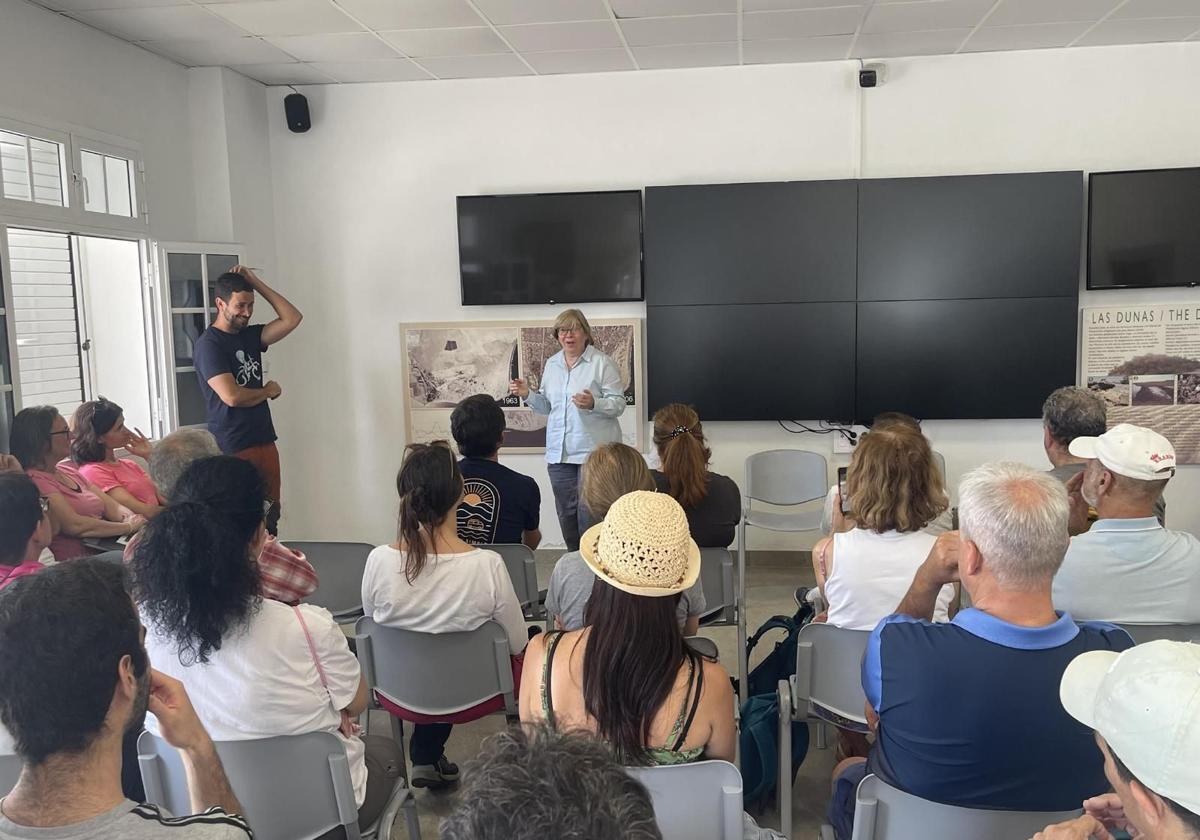 Maspalomas, primera parada de las excursiones científicas de 'Geografías de los GIR'