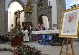 La misa funeral por el papa Francisco en Las Palmas de Gran Canaria, en imágenes