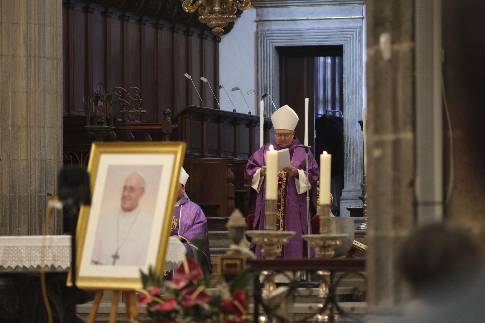 La misa funeral por el papa Francisco en Las Palmas de Gran Canaria, en imágenes
