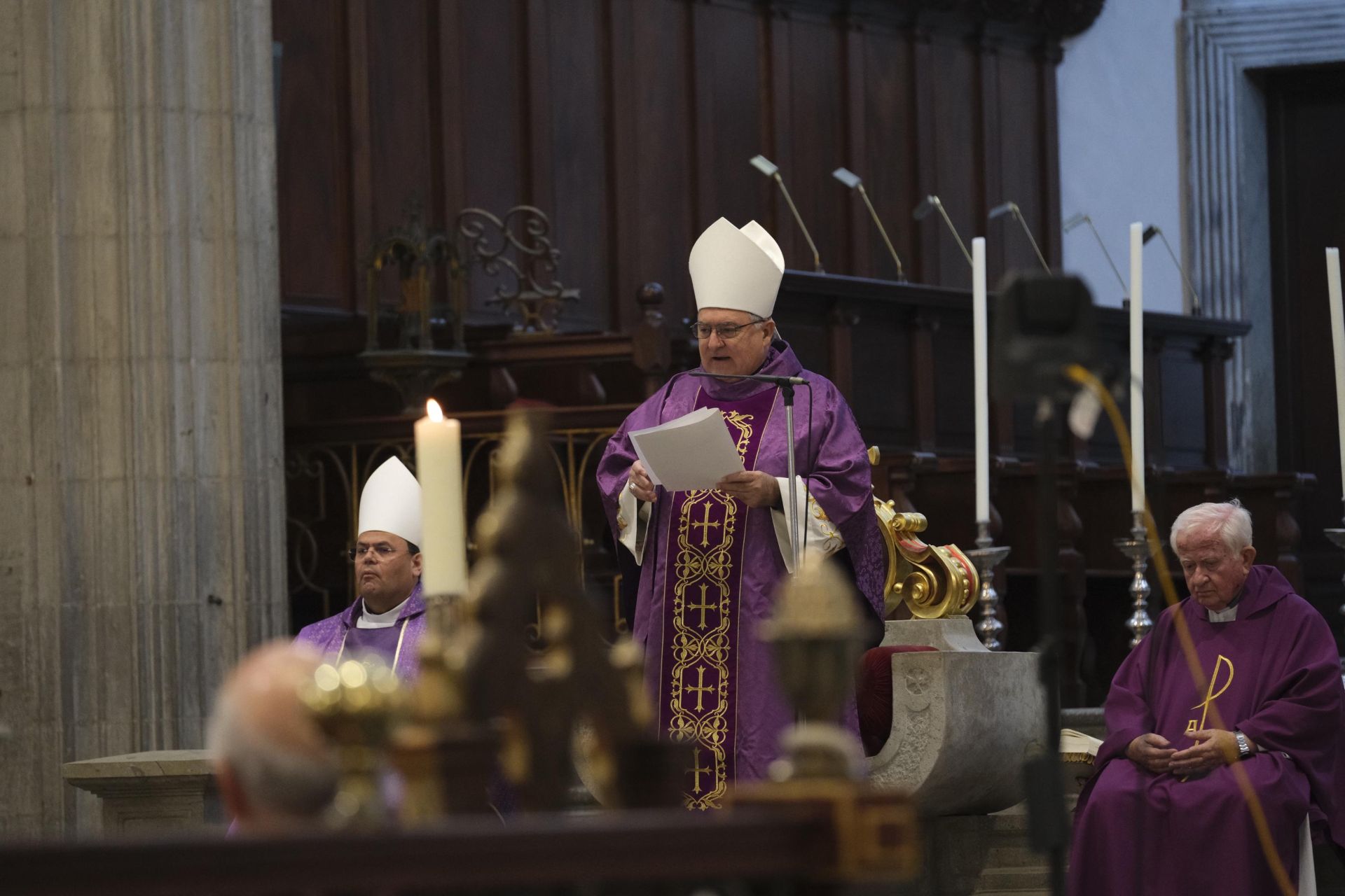 La misa funeral por el papa Francisco en Las Palmas de Gran Canaria, en imágenes
