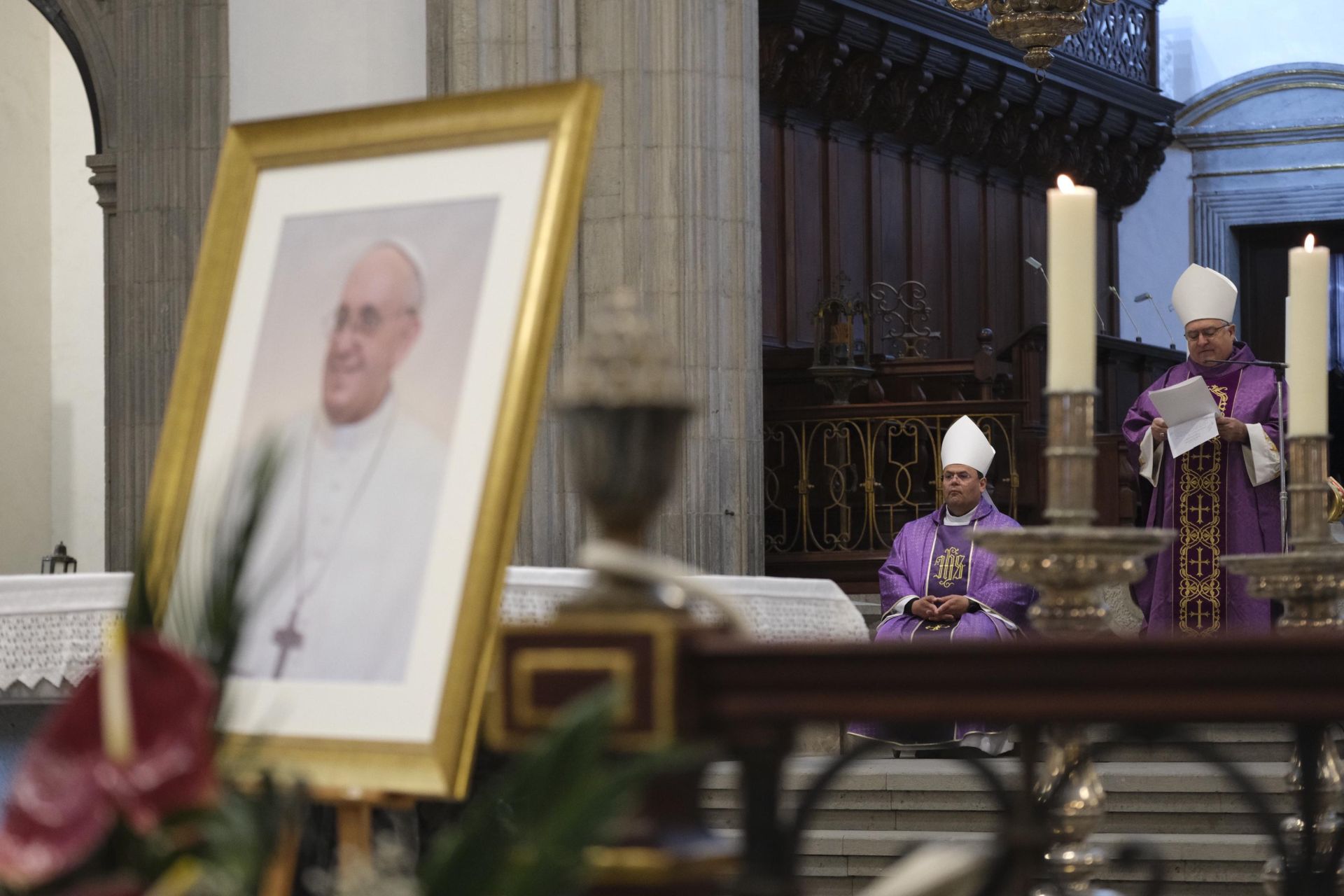 La misa funeral por el papa Francisco en Las Palmas de Gran Canaria, en imágenes