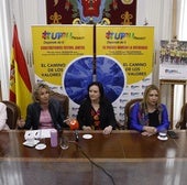 La vicedecana del Colegio de Abogados de Madrid (ICAM), Wynna Zavy (i-d), y las jueces especializadas en menores Isabel Winkens, Concepción Rodríguez, Reyes Martel y Eva Saavedra dan una rueda de prensa durante una jornada organizada por el Colegio de Abogados de Madrid sobre la justicia juvenil en España.