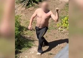 Momento en el que el implicado amenazaba a los efectivos de la Guardia Civil.