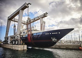 Varada de superyate en Marina Lanzarote.