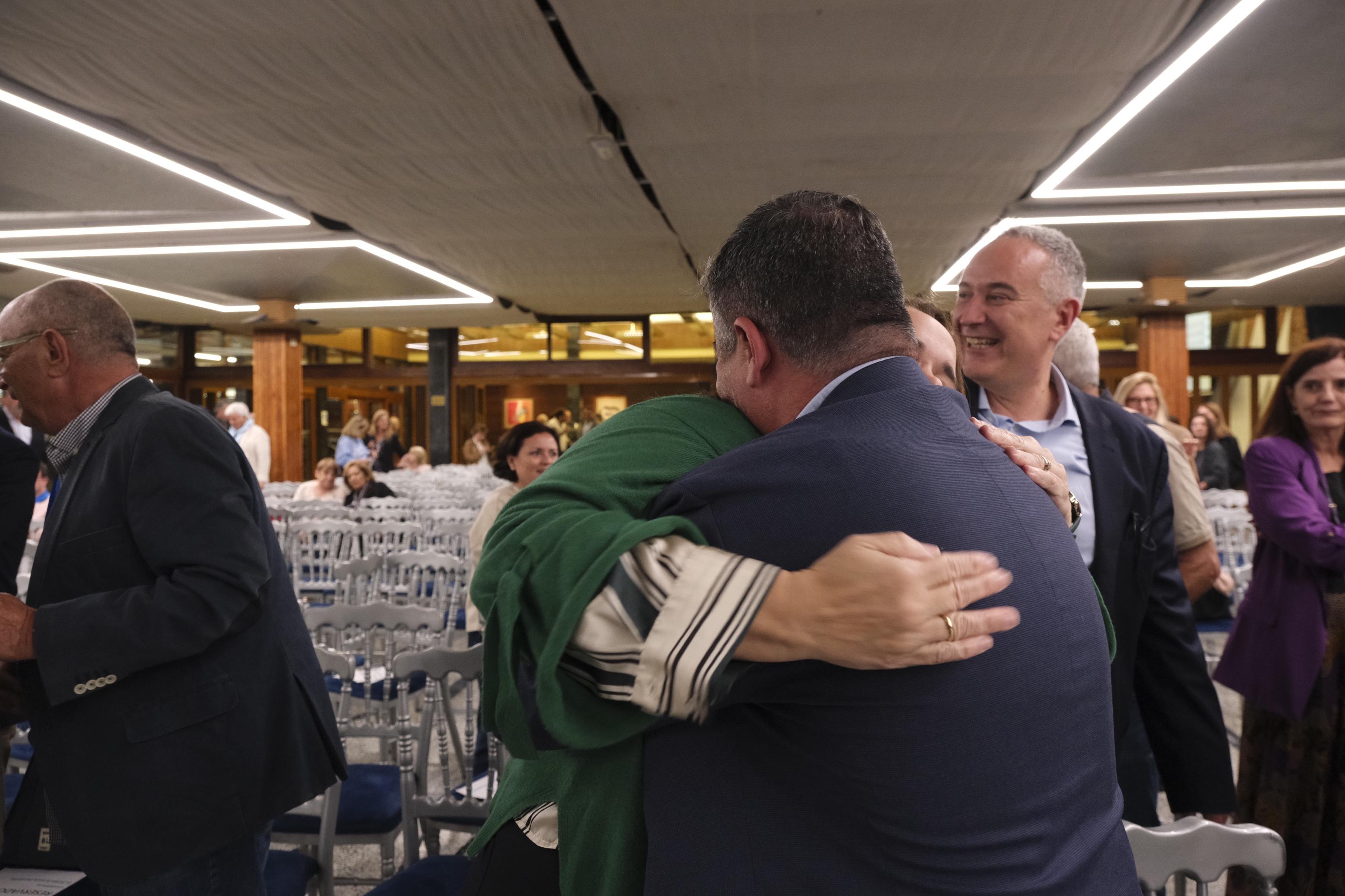 Momentos del nombramiento de Pity Sánchez en el Club Náutico