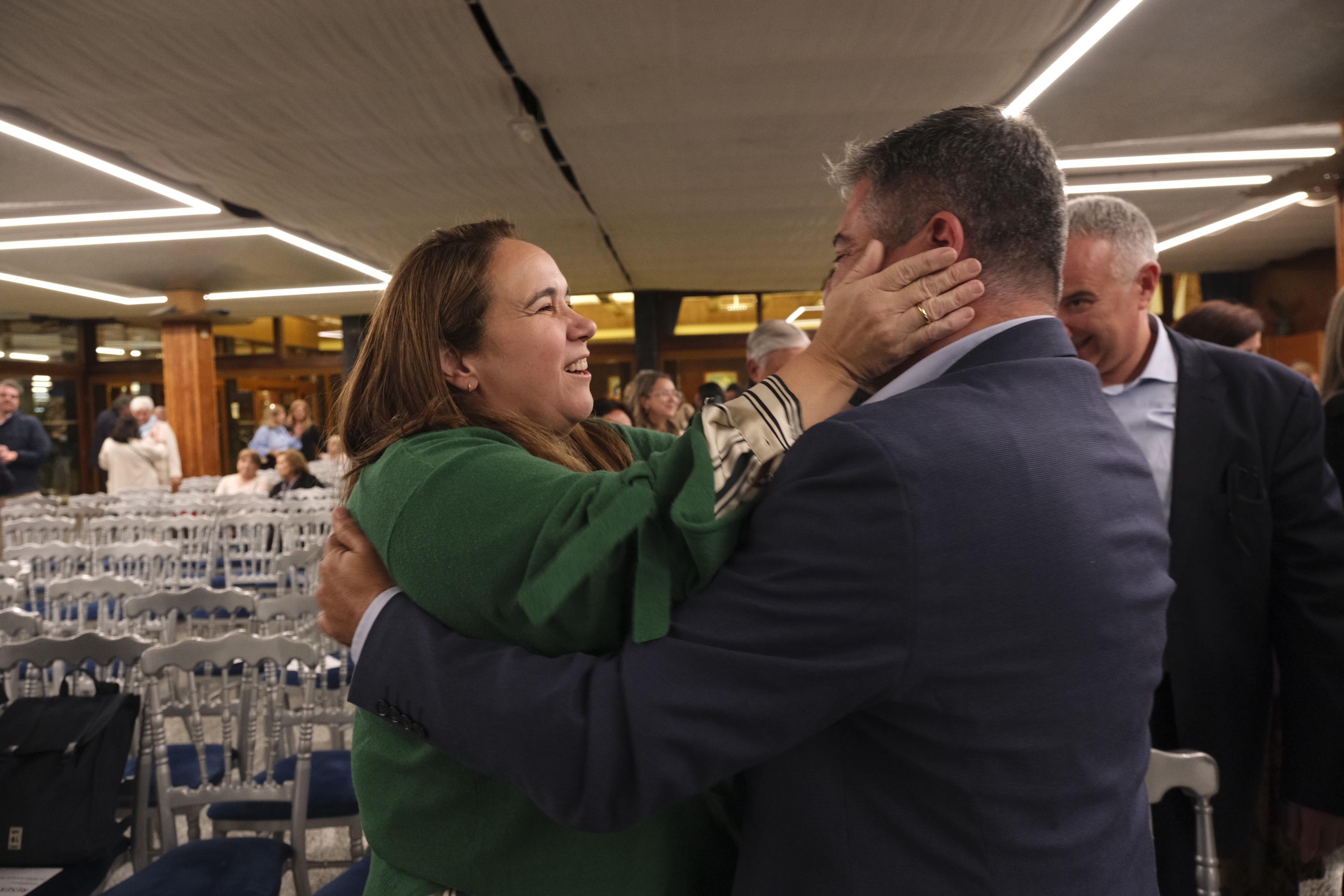 Momentos del nombramiento de Pity Sánchez en el Club Náutico