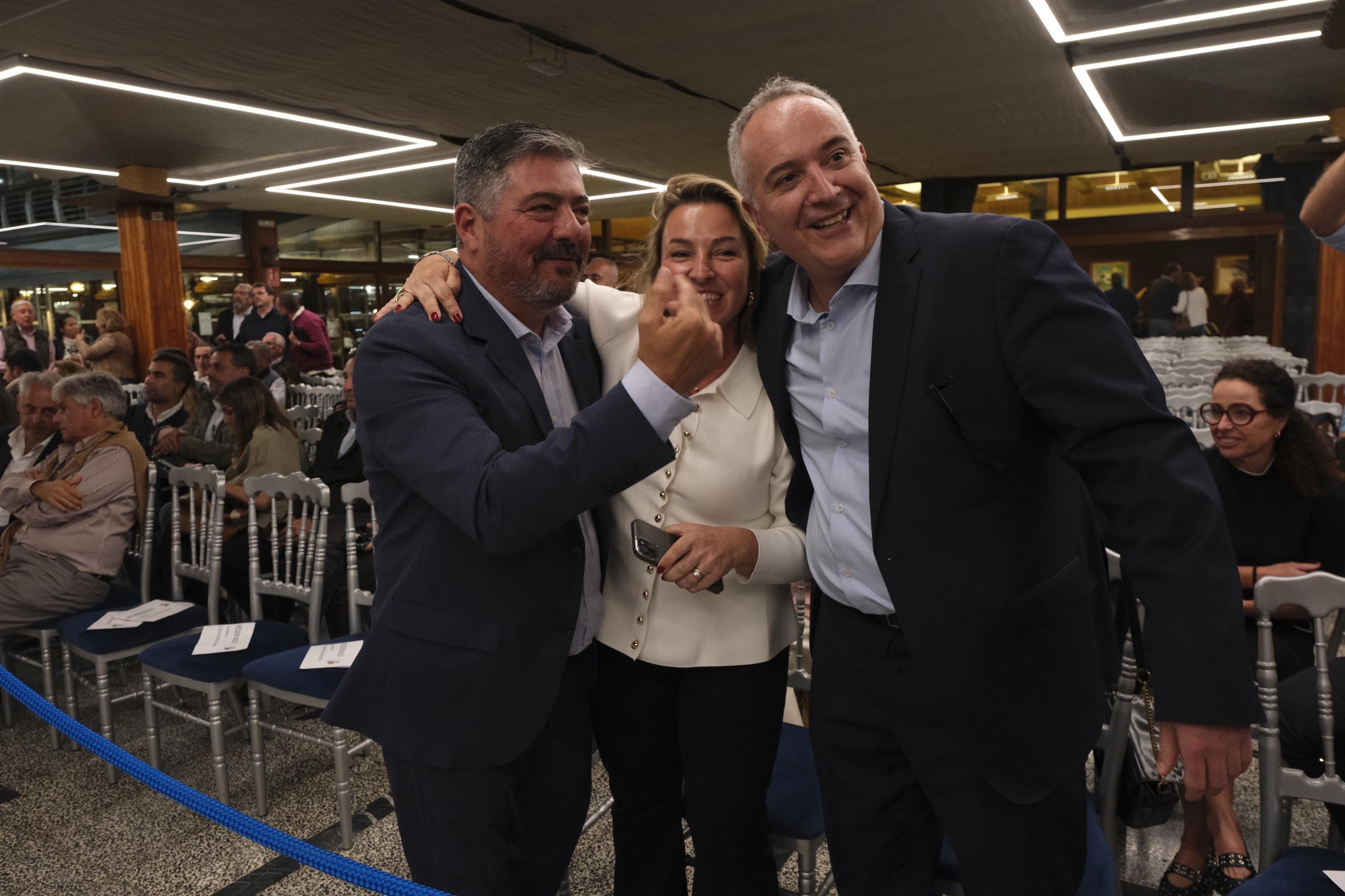 Momentos del nombramiento de Pity Sánchez en el Club Náutico