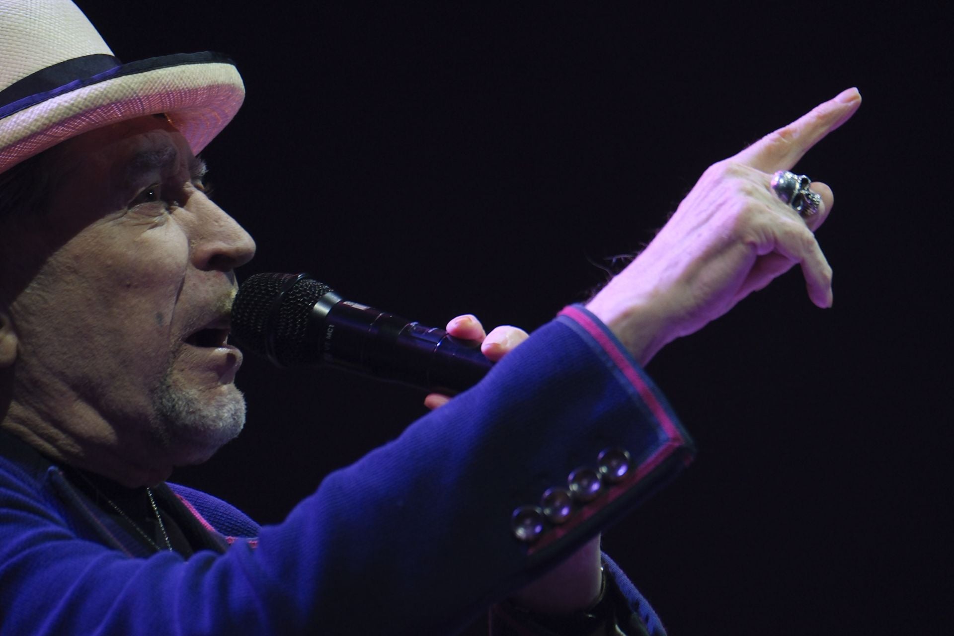 Joaquín Sabina conquista el alma del Gran Canaria Arena