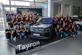 Foto de familia del equipo Volkswagen Canarias y Domingo Alonso Group.