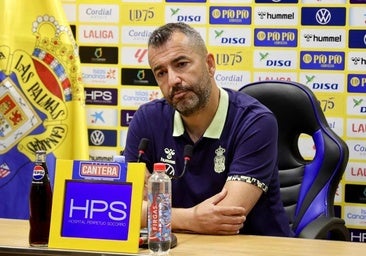 Diego Martínez: «El fútbol no es jabalina, yo tengo once personas que me están empujando y puteando»