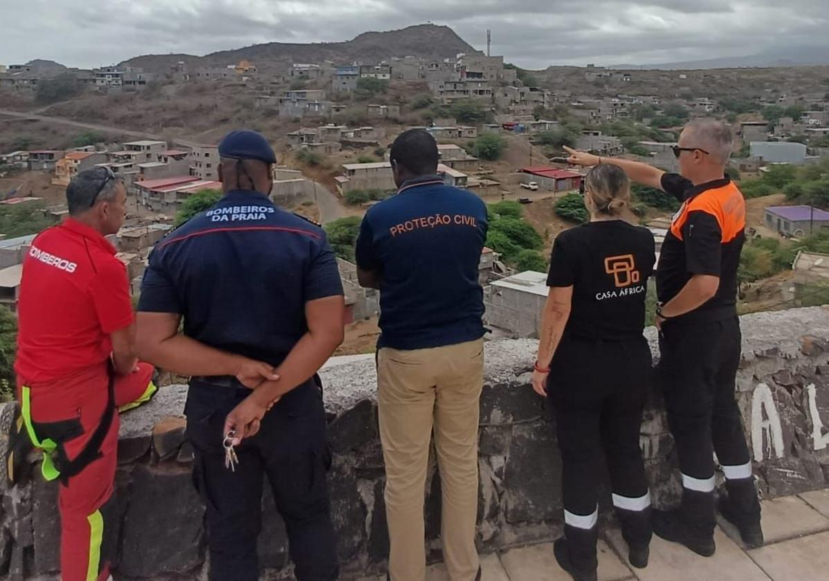Imagen del viaje a Cabo Verde del equipo del proyecto formativo y de capacitación en protección civil y emergencias.