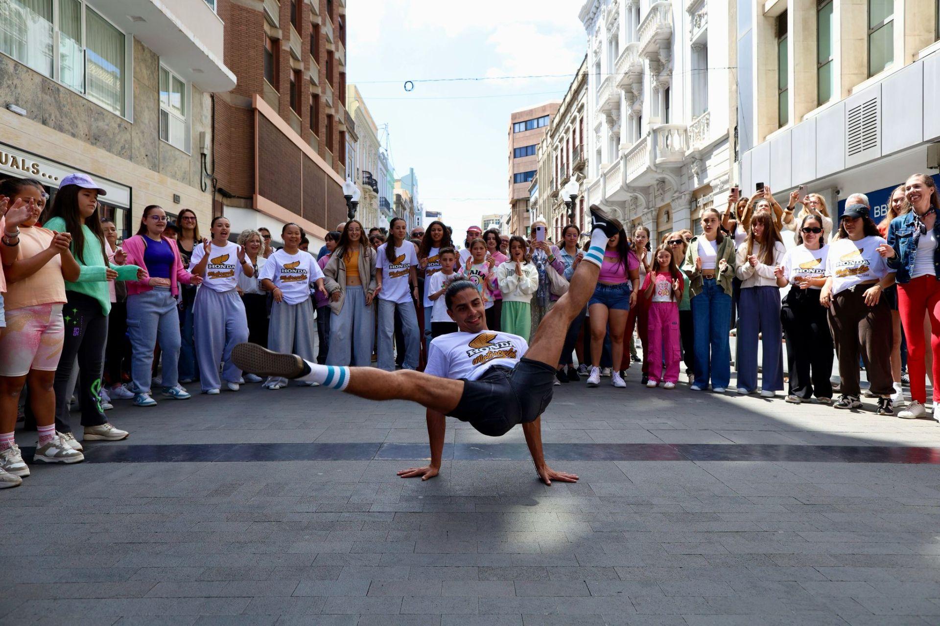 Triana se convierte escenario de un &#039;flashmob&#039;