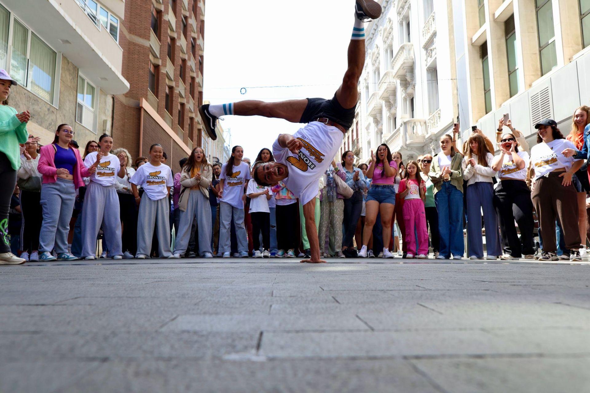 Triana se convierte escenario de un &#039;flashmob&#039;
