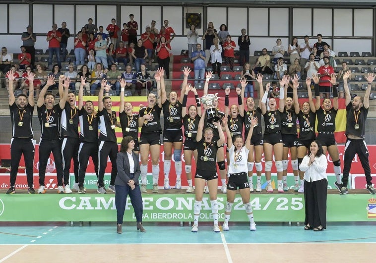 El Heidelberg celebra su primer título liguero.