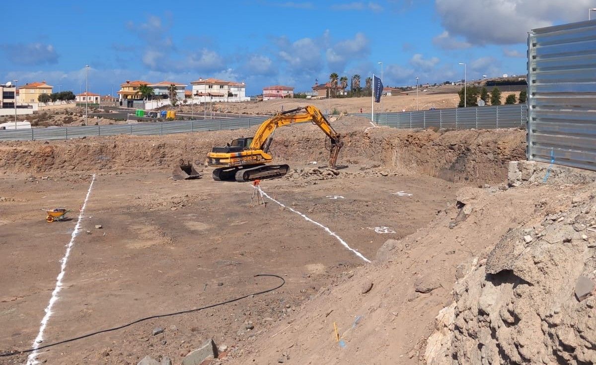 Primeros trabajos en la parcela de la promoción 'Oase' en Meloneras, San Bartolomé de Tirajana.