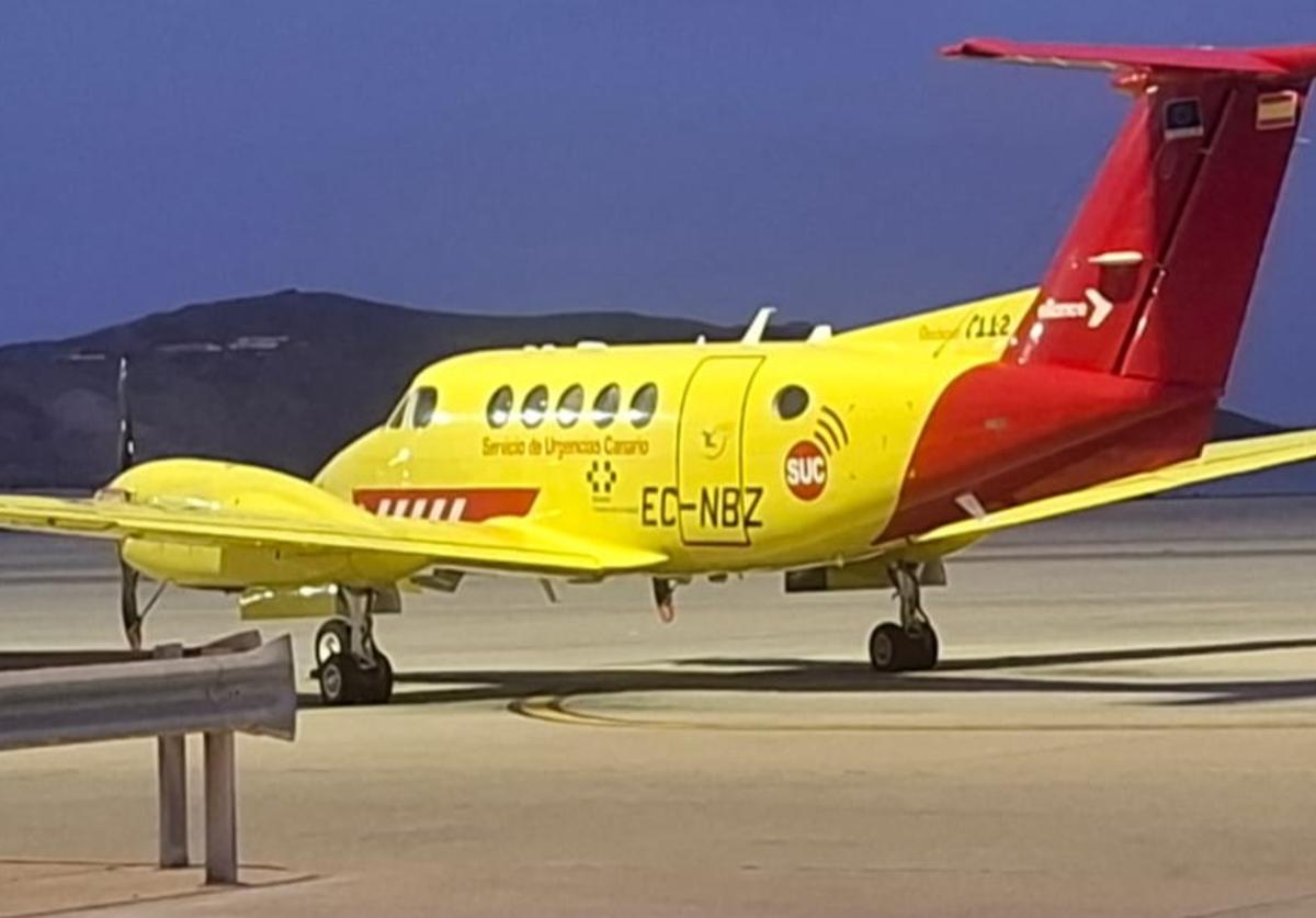 Ultimátum a la empresa que gestiona el avión medicalizado por sus «incumplimientos»