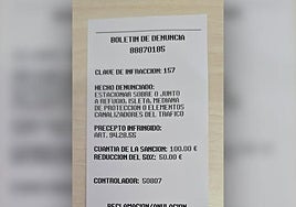 Esta es la falsa sanción colocada esta semana en los coches estacionados en las calles de la capital de Fuerteventura.