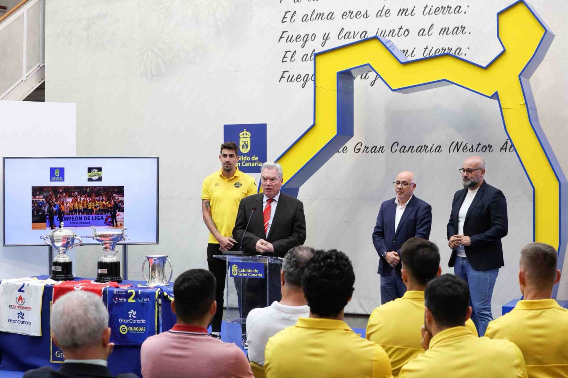 La recepción del guaguas en el Cabildo de Gran Canaria, en imágenes