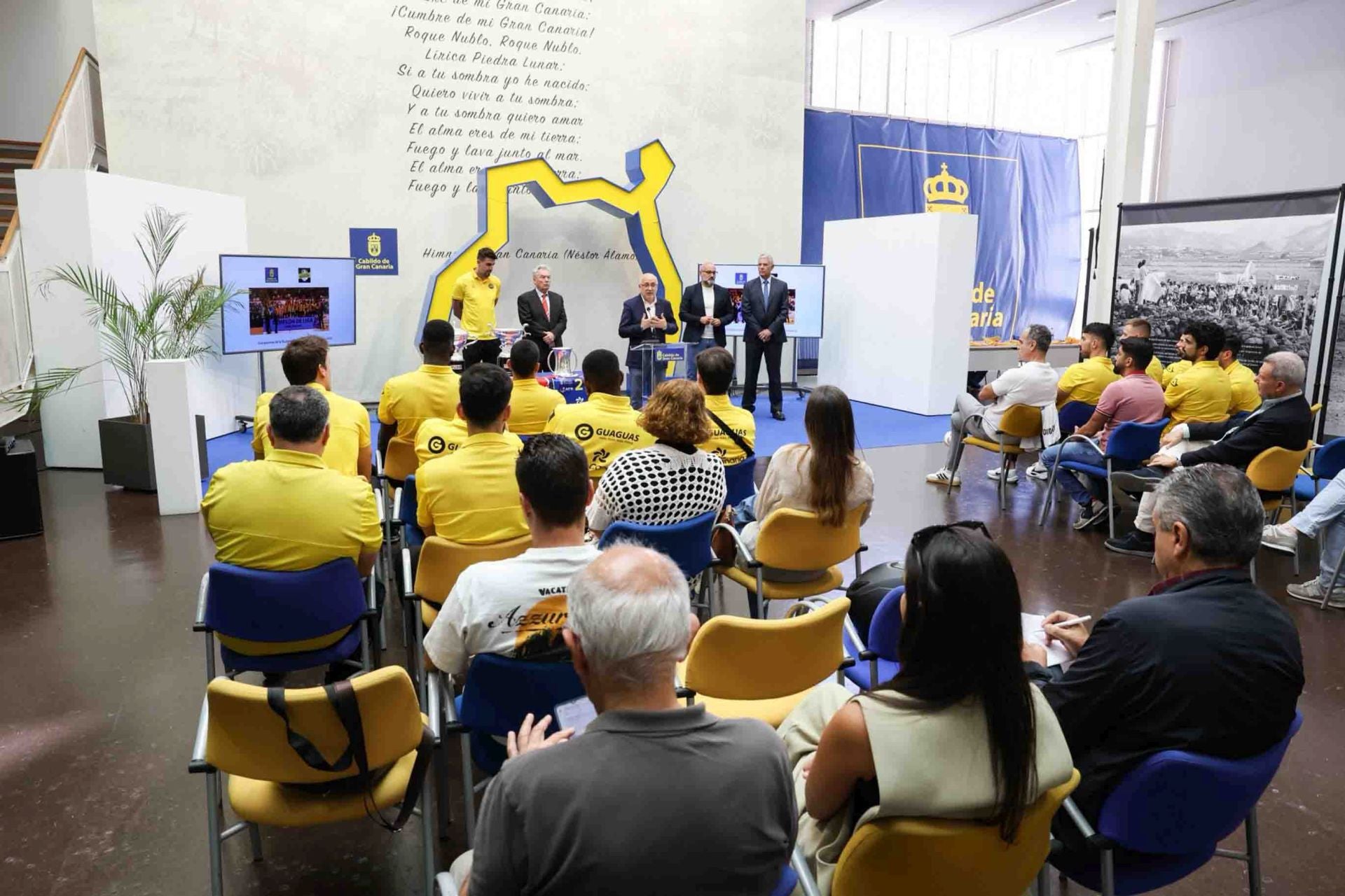 La recepción del guaguas en el Cabildo de Gran Canaria, en imágenes