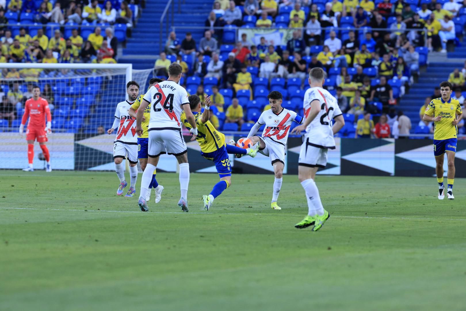 La batalla frente al Rayo, en imágenes