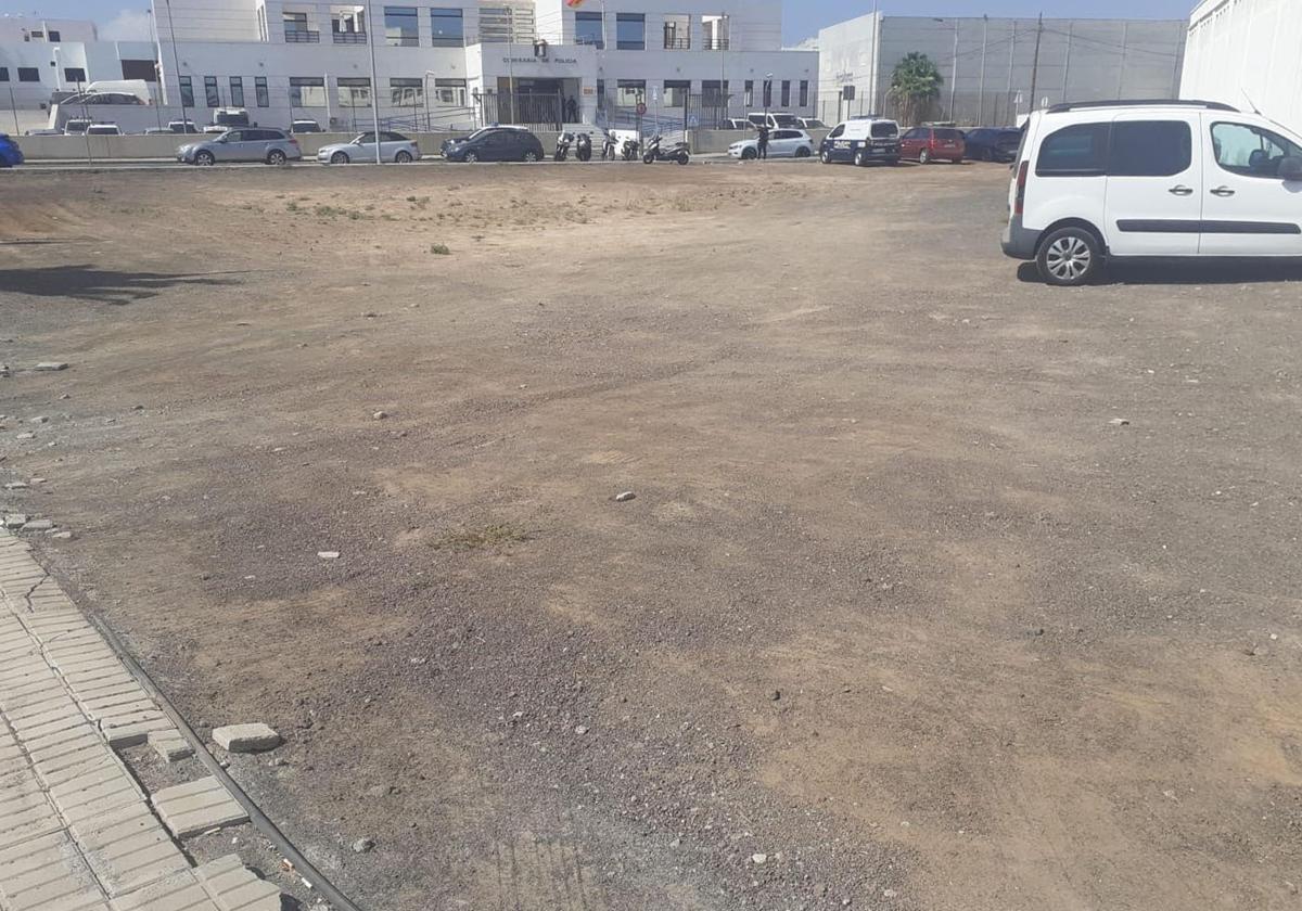 El Cabildo pide dar uso universitario al solar junto a la comisaría