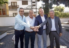 Sergio Nuez y José Agustín Arencibia, segundo y tercero de izquierda a derecha.