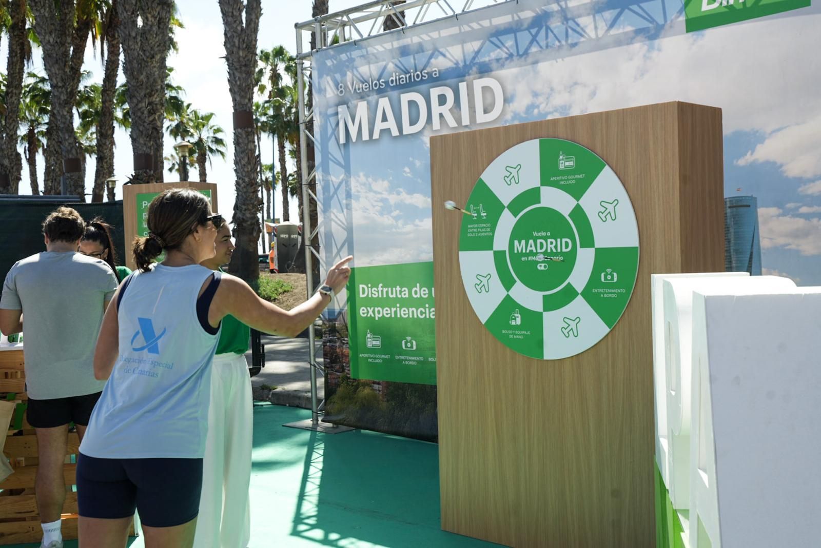 Así se ve vive el ambiente en las carpas de empresa