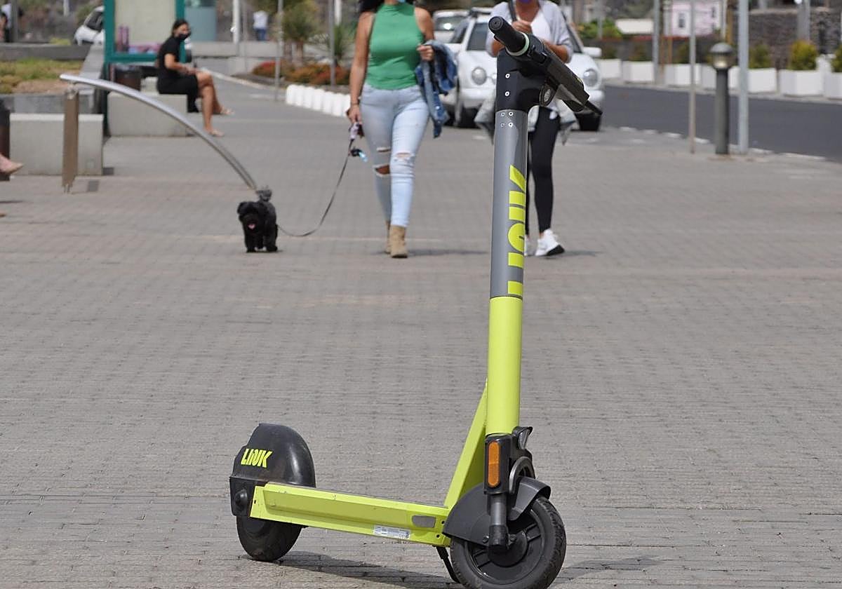 Imagen de archivo de una patineta.
