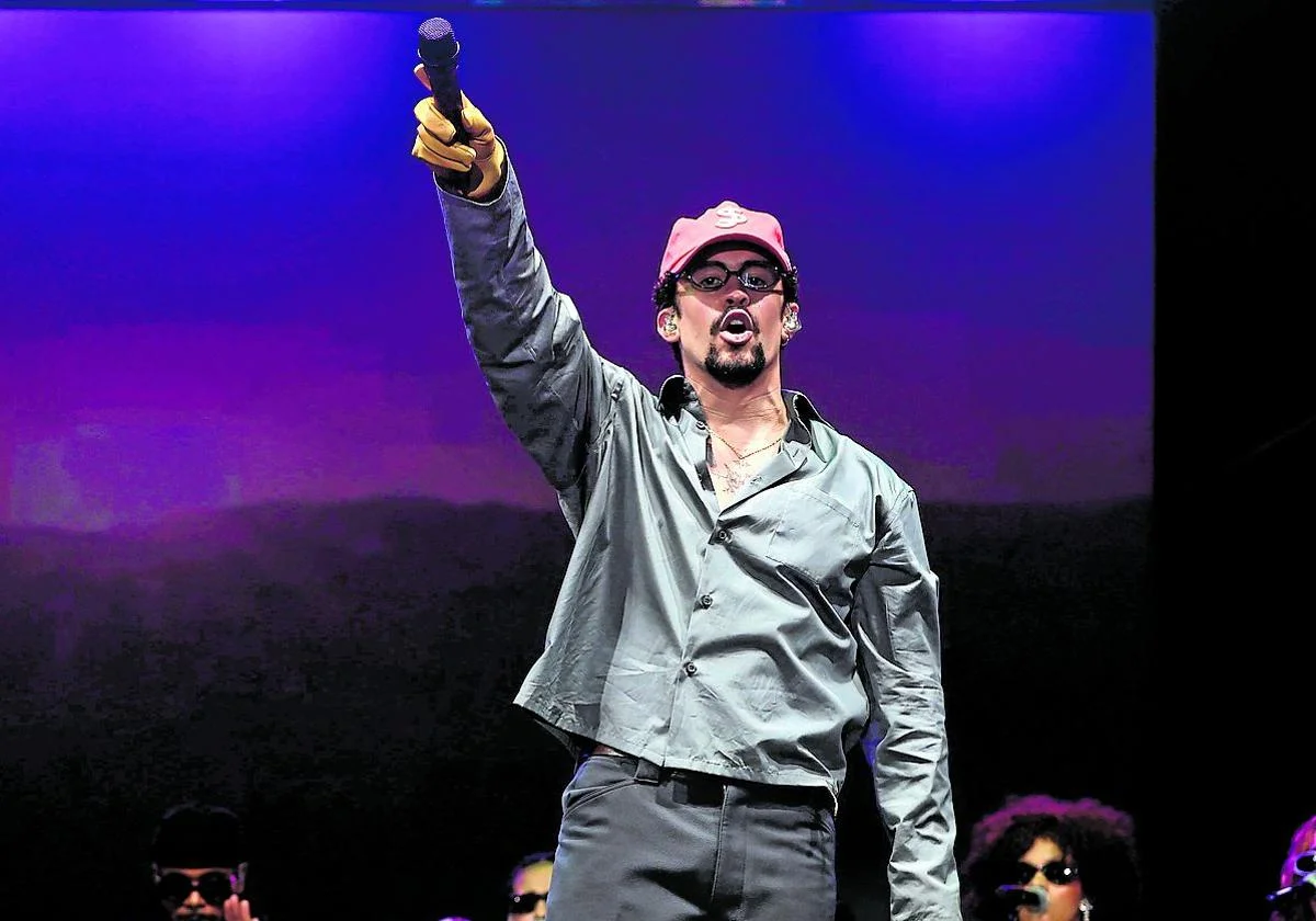 La OCU denuncia a Ticketmaster por cobros abusivos en las entradas de Bad Bunny