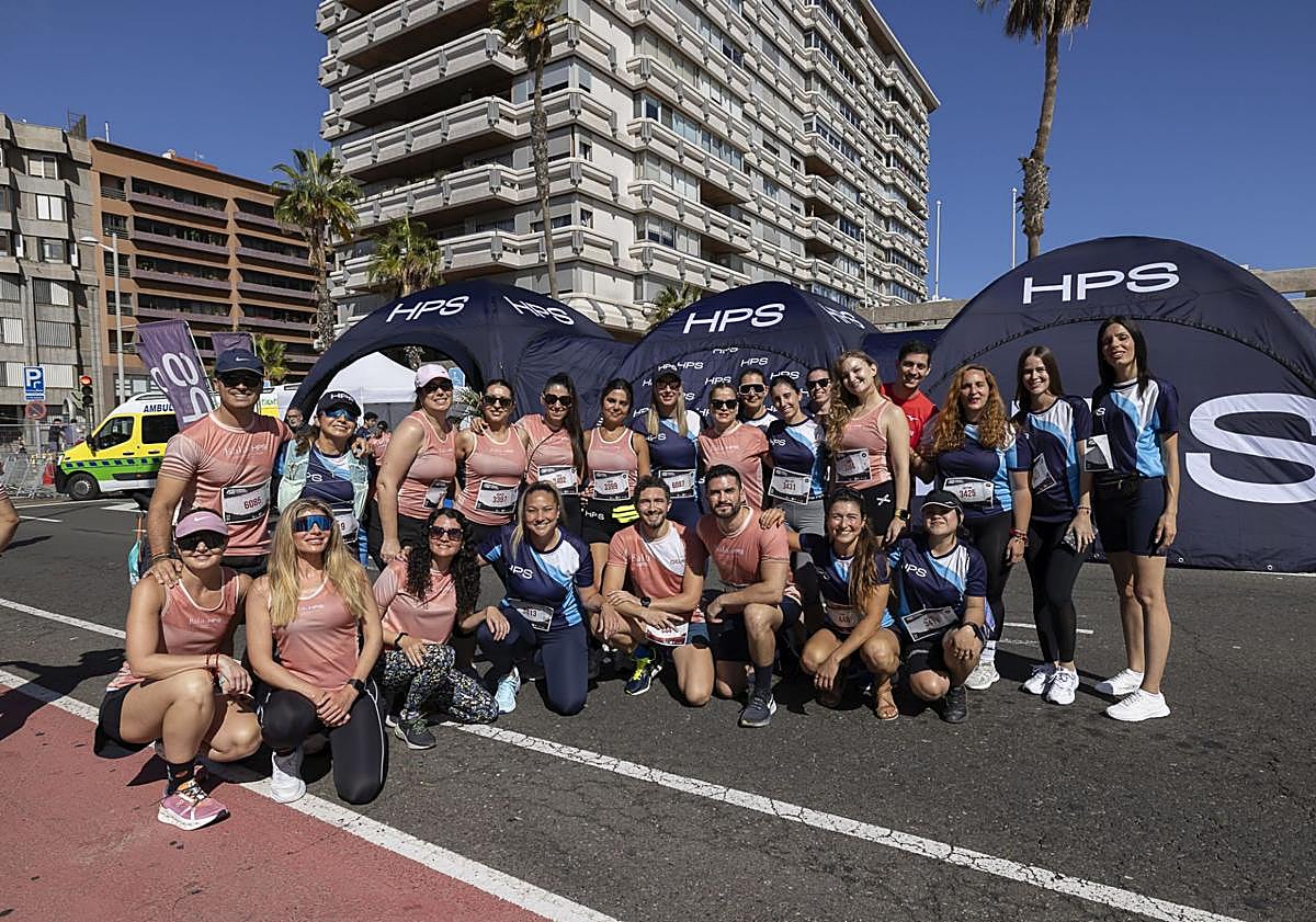 Imagen principal - Más de 60 personas profesionales de HPS lo dieron todo en la Carrera de las Empresas