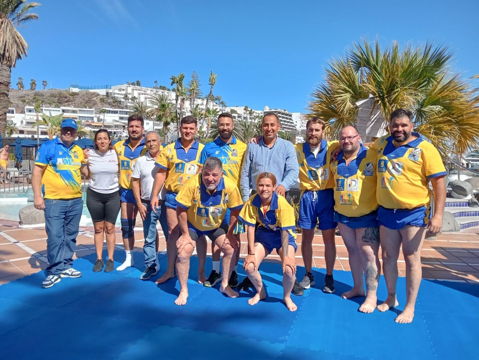 Foto de familia en el sur de la isla.