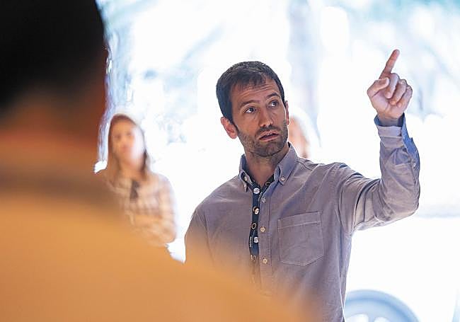 El doctor Marc Blasi en su intervención en el curso precongreso. (Carlos Díaz-Recio)
