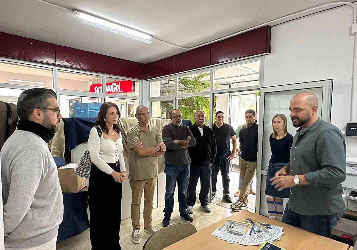 Un momento de la visita de Vidina Cabrera a la Asociación Entre Amigos.