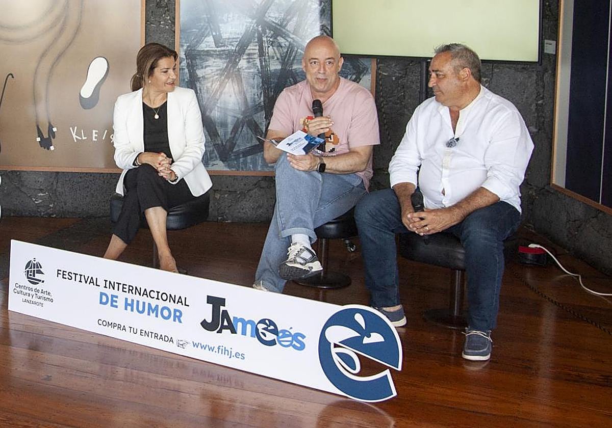 María Jesús Tovar, Goyo Jiménez y Ángel Vázquez, en la presentación.