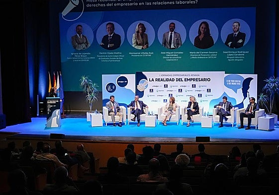 Una de las mesas redondas que tuvo lugar este jueves.