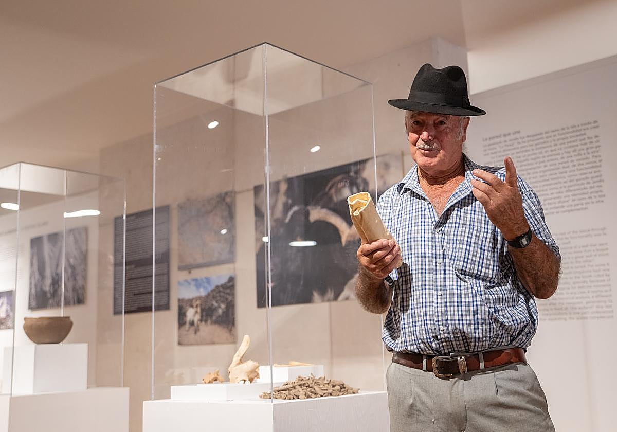 El comisionado Vicente Hernández, este miércoles en el Museo Arqueológico de Fuerteventura, dentro del ciclo cultural Entre Vitrinas.