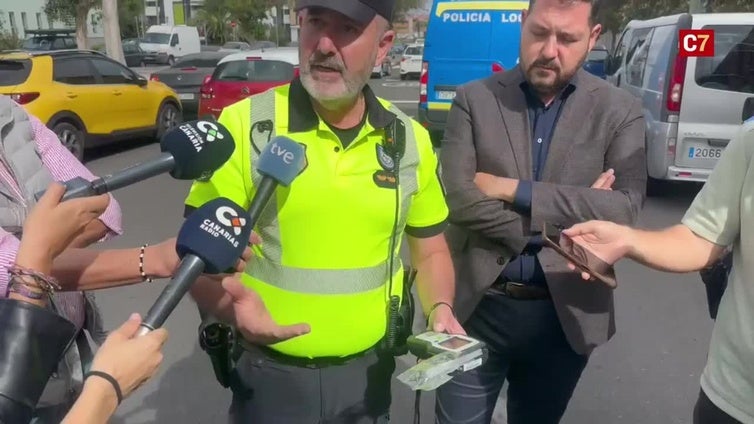 La Policía Local de Las Palmas de Gran Canaria presenta nuevos etilómetros para los controles de alcoholemia